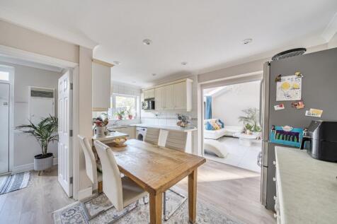 Kitchen Dining Rm