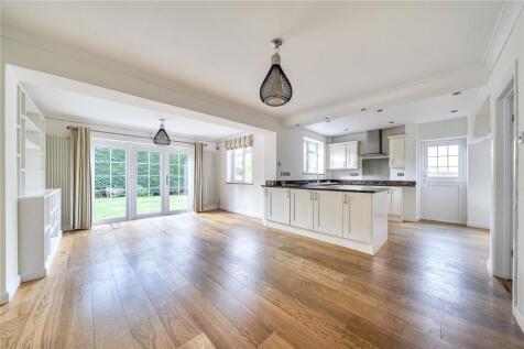 Kitchen/Dining Area