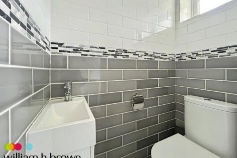 Cloakroom/wc