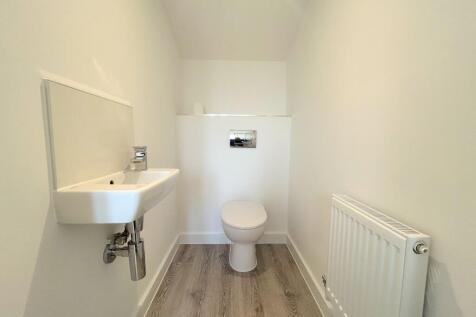 Cloakroom/wc