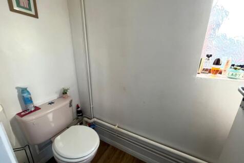 Cloakroom/wc