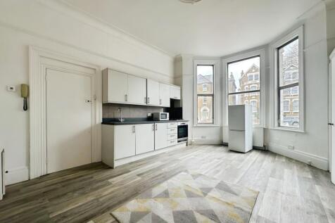 Kitchen/Living Area