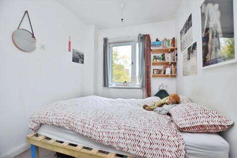 4d98cbe2-Bedroom 203
