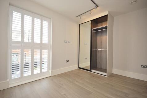 Bedroom 1 (2)