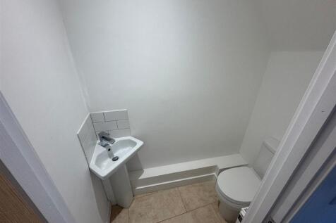 Cloakroom/wc