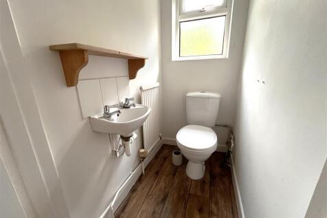 Cloakroom/wc