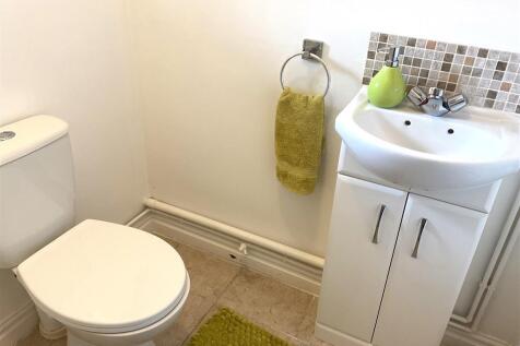 Cloakroom/wc