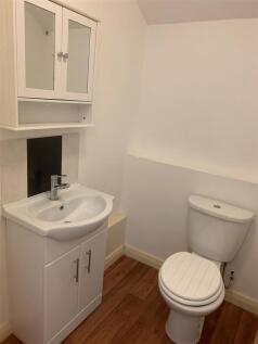 Cloakroom/wc