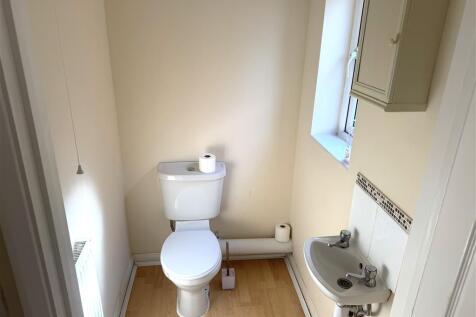 Cloakroom/wc