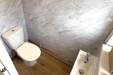 Cloakroom/wc