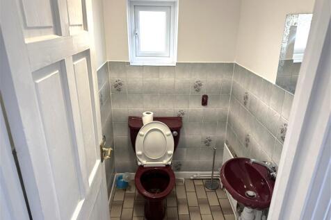 Cloakroom/wc