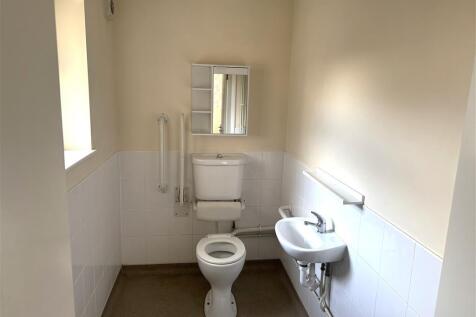Cloakroom/wc