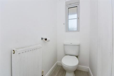 Cloakroom/wc