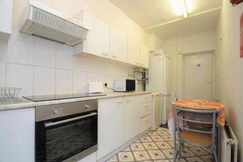 Communal Kitchen (2)
