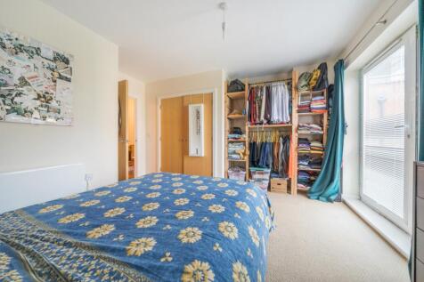 1360330-4-68d8066...