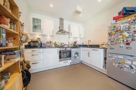 1360330-9-68d806e...