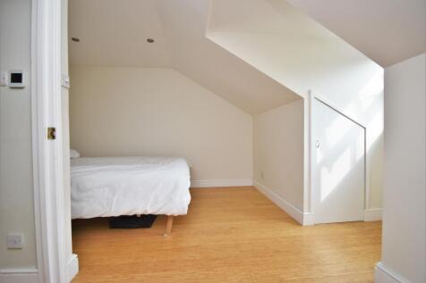 Bedroom 2 (2)