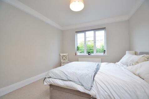 Bedroom 1 (2)