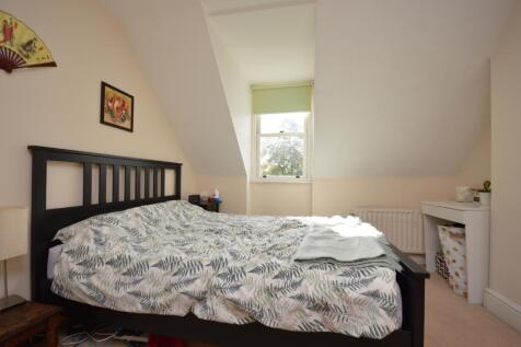 Master Bedroom (2)