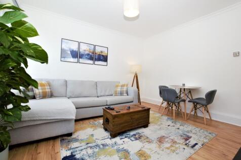 Living Room (2)
