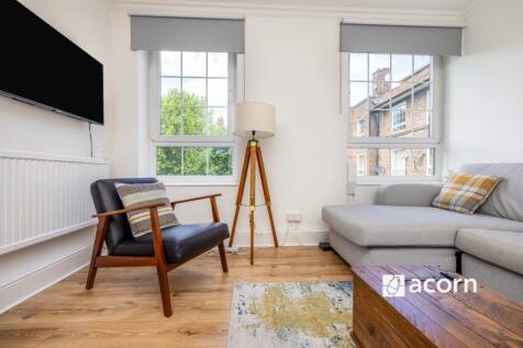 Living Room (3)