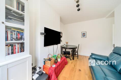Living Room (2)