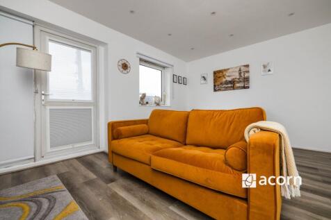 Living Room (3)