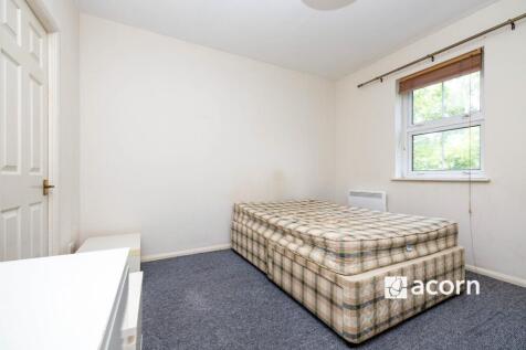 Bedroom 1 (2)