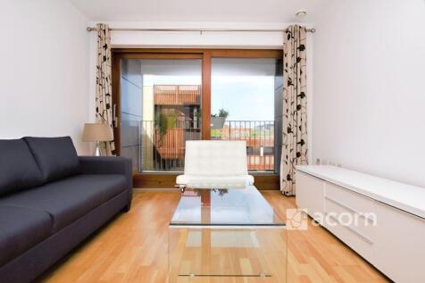 Living Room (3)