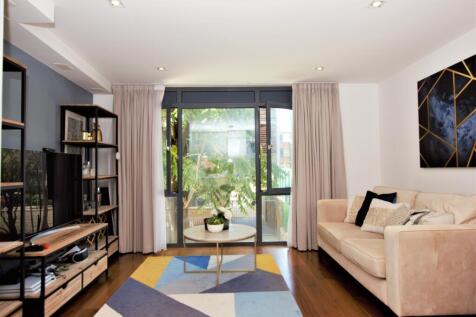 Living Room (2)