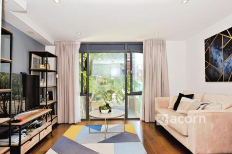 Living Room (2)