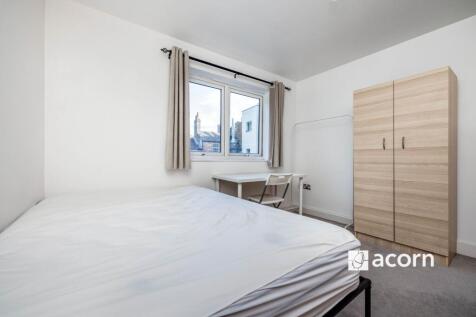 Bedroom 1 (2)