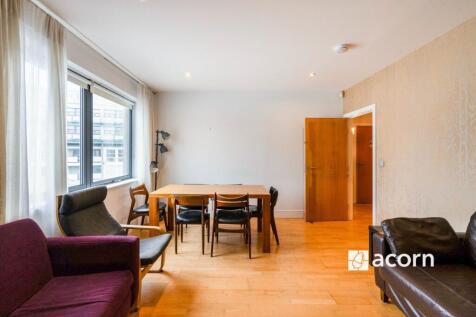 Living Room (2)