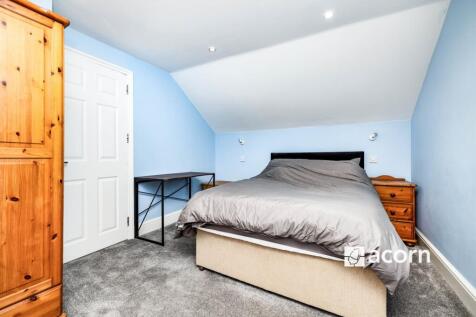 Bedroom 1 (2)