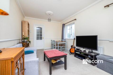Living Room (2)