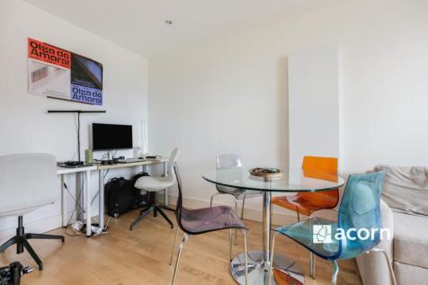 Living Room (2)