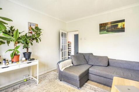 Living Room (2)