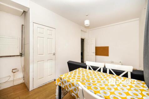 Living Room (2)