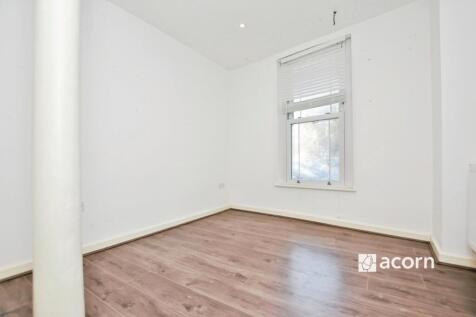 Bedroom 1 (2)