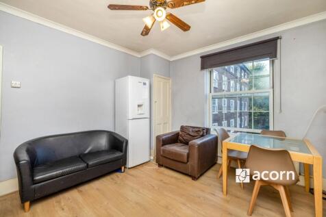 Living Room (2)