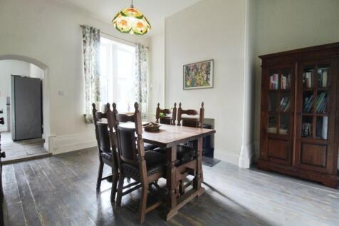 Sitting/Dining Room