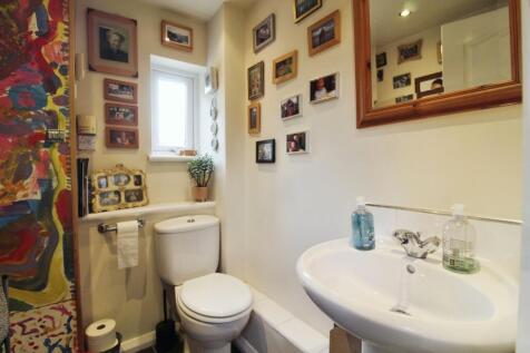 Cloakroom/Wc