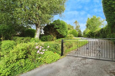 Entrance Driveway