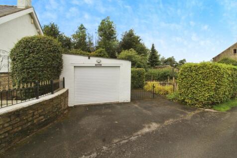 Garage/Driveway