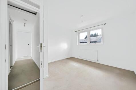 288d8eeb-bedroom 202