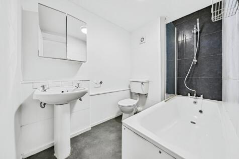 a69fd74c-bathroom