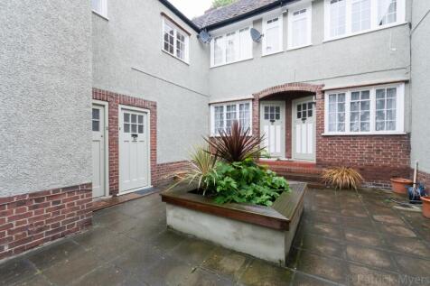 2 Braeside Court-10
