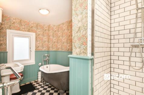 4a285fdd-3caf-f01...