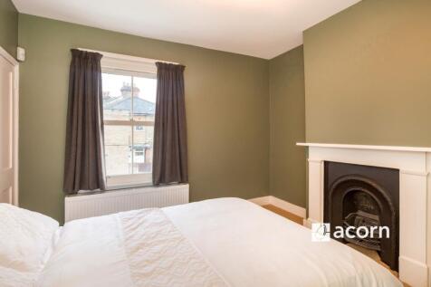 4c285fdd-3caf-f01...