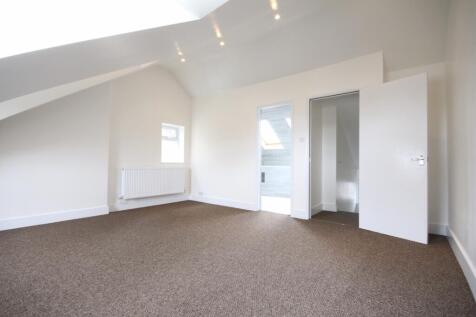 Main bedroom (2)